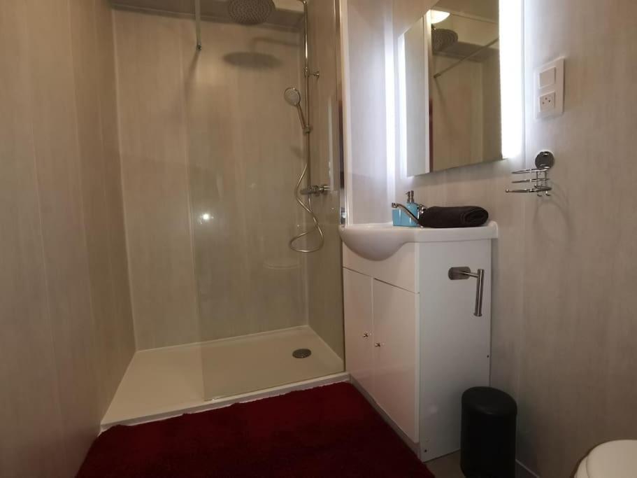 N1 F2 40M2 Avec Petit Jardin Leilighet Hérouville-Saint-Clair Eksteriør bilde